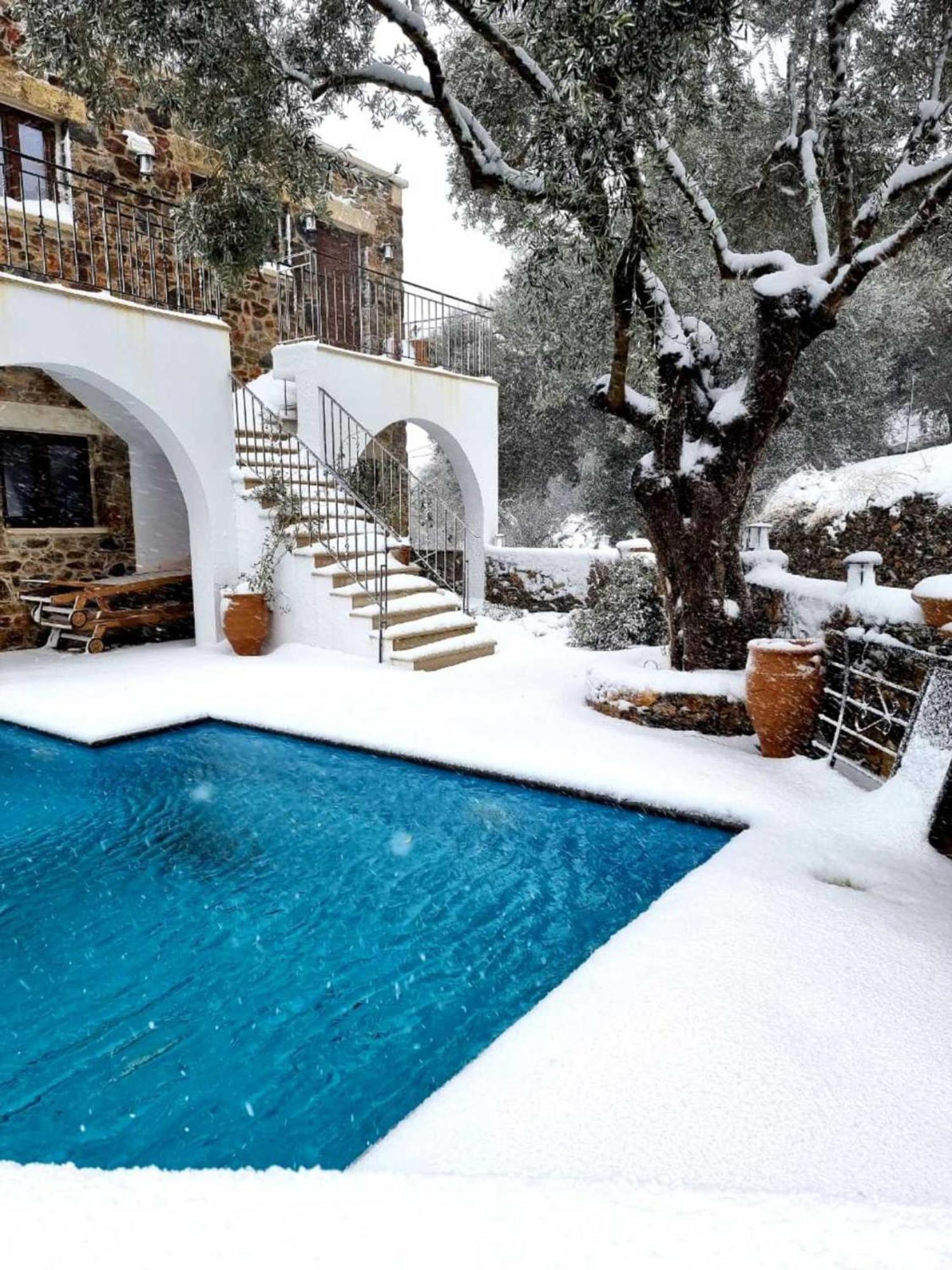 Minos Country Living Apartments Agriles Esterno foto
